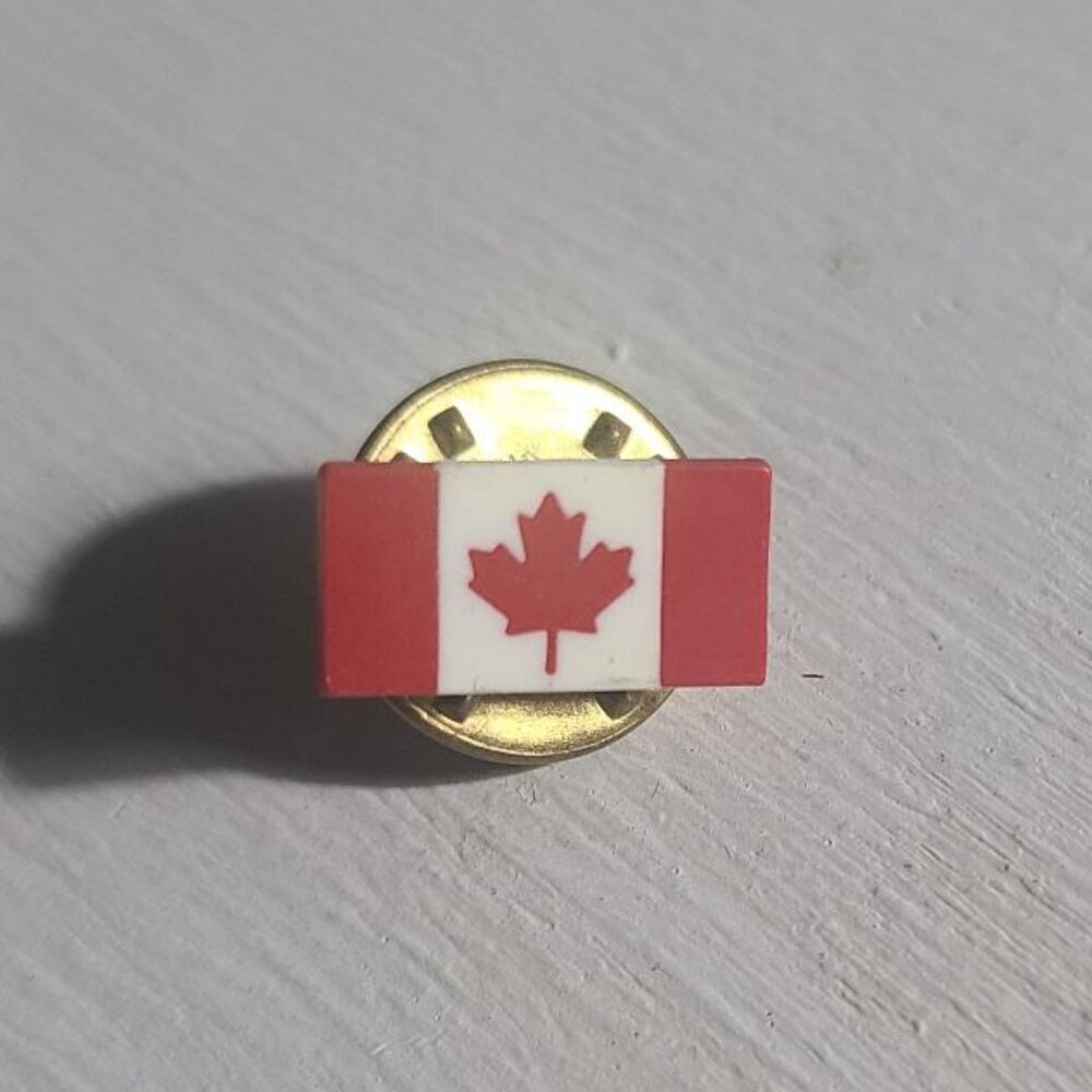 Canada Maple Leaf Flag Vintage Lapel Pin